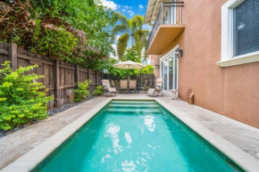 3-story 4 Bedroom Home with Pool Table, 6 minutes to the Ocean